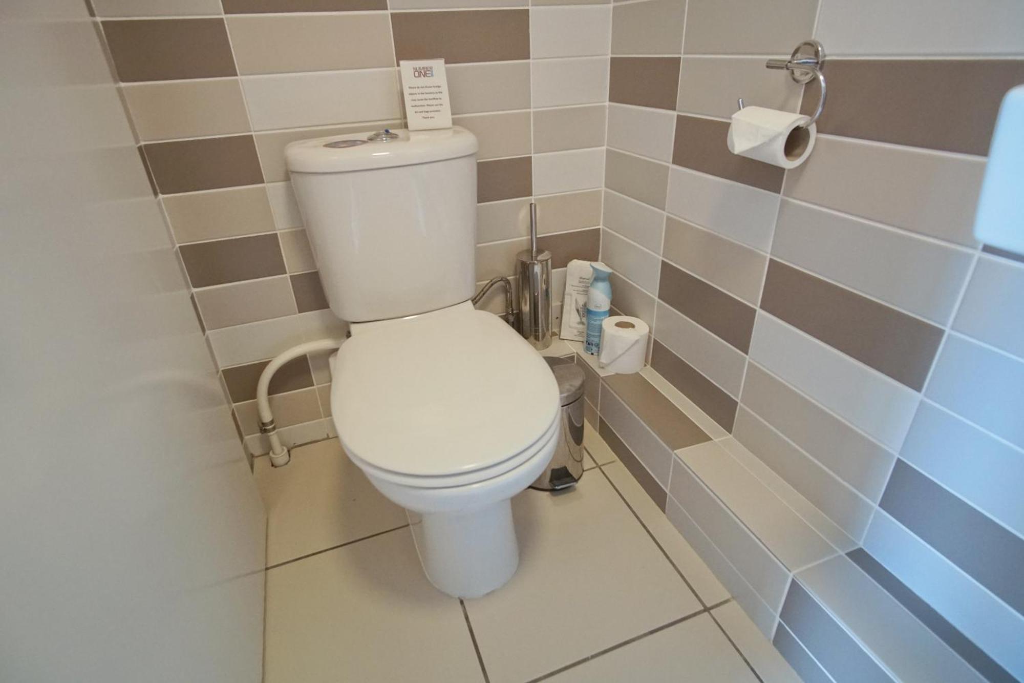 Number One B&B Deal Luaran gambar